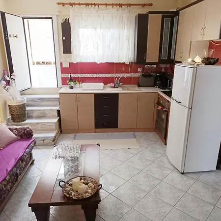 Relaxing In A Cozy House With Garden Kalyves Polygyrou
