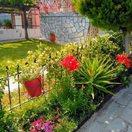 Appartement Relaxing In A Cozy House With Garden